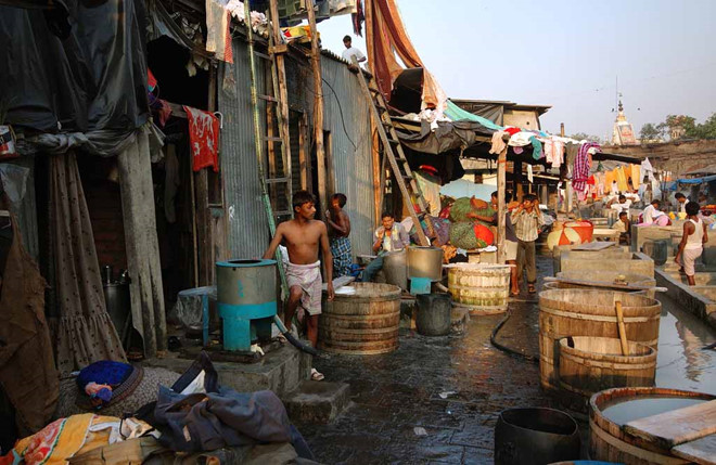 Tiệm[-]giặt[-]là[-]bằng[-]tay[-]có[-]hơn[-]7.000[-]nhân[-]viên